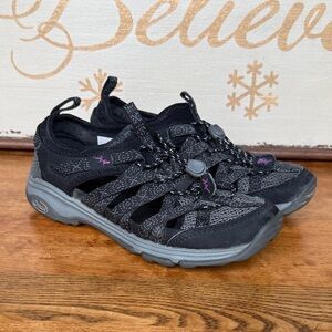 Women's Black and Gray Chaco Outcross Evo 1 Hiking Sandals size 7.5/8 (euro 38)